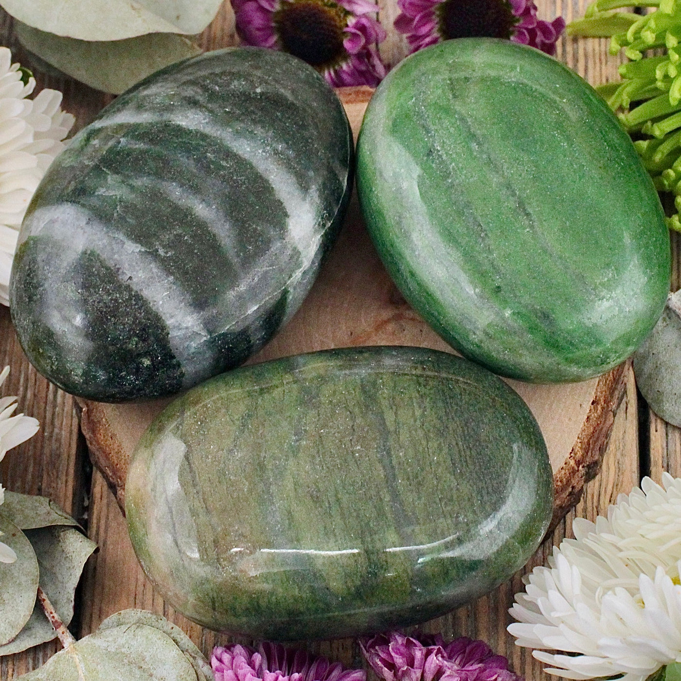 RC10246-Chrysoprase-Palm-Stone