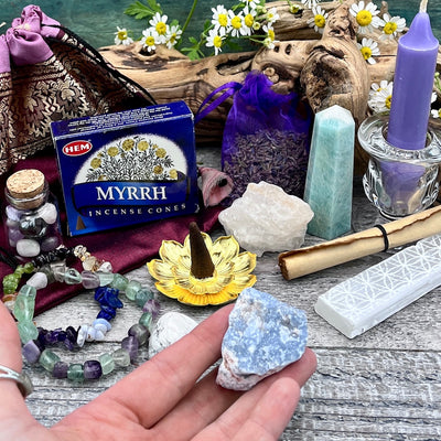 Tranquility Crustal Journey Kit hand