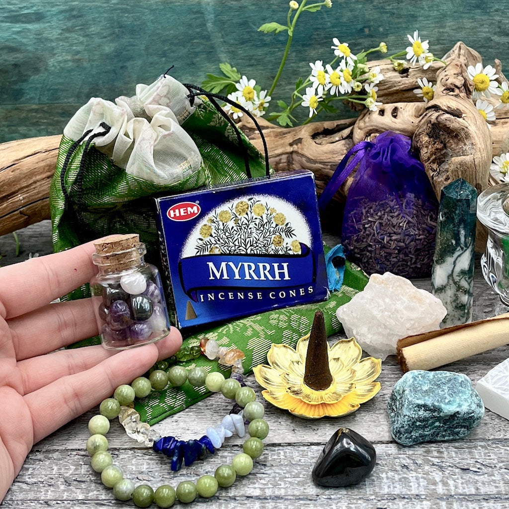 Abundance Path Crystal Kit hand