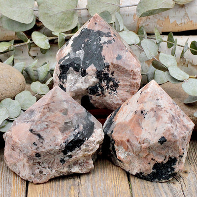 RC9602-Feldpar-with-Tourmaline-Power-Point-1