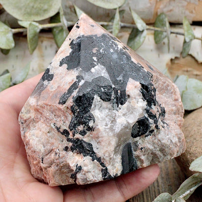 RC9602-Feldpar-with-Tourmaline-Power-Point-2
