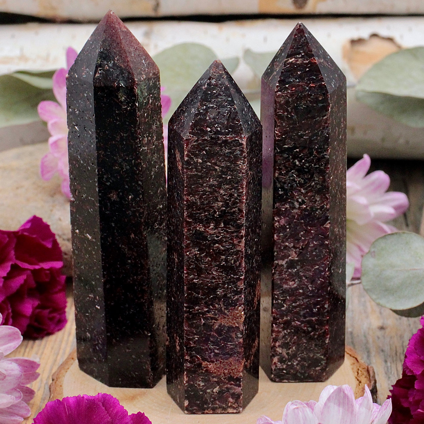 RC9907-Garnet-and-Astrophyllite-Tower
