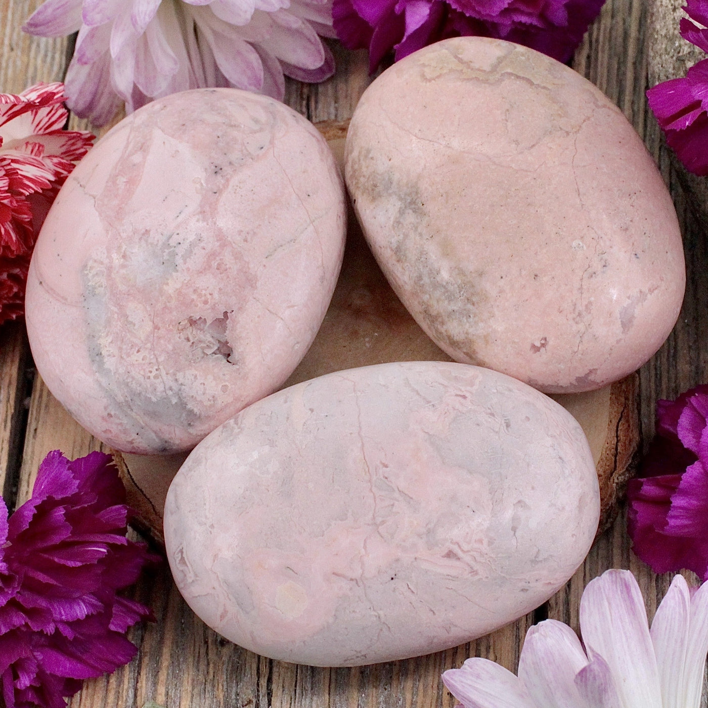 RC9937-Rhodocrosite-Palm-Stone