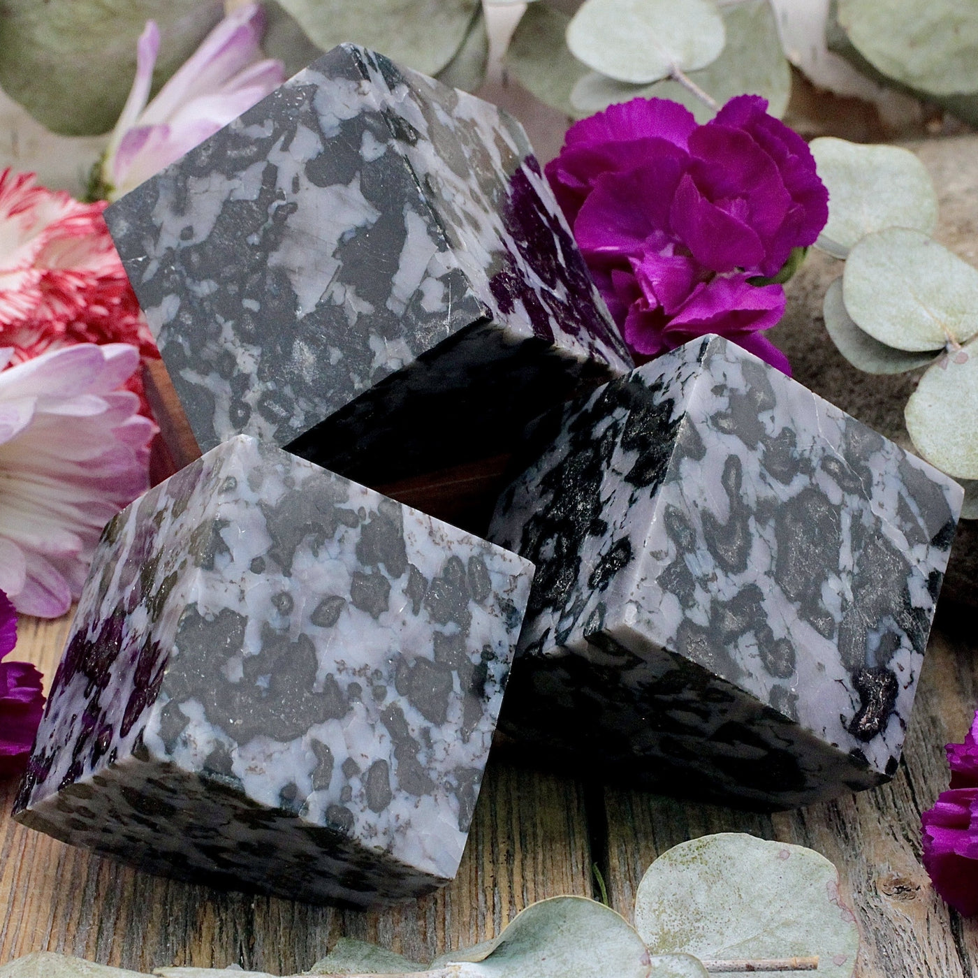 RC9942-Indigo-Gabbro-Cube