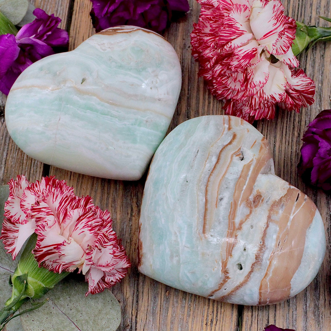 RC9982-Caribbean-Calcite-Heart-D