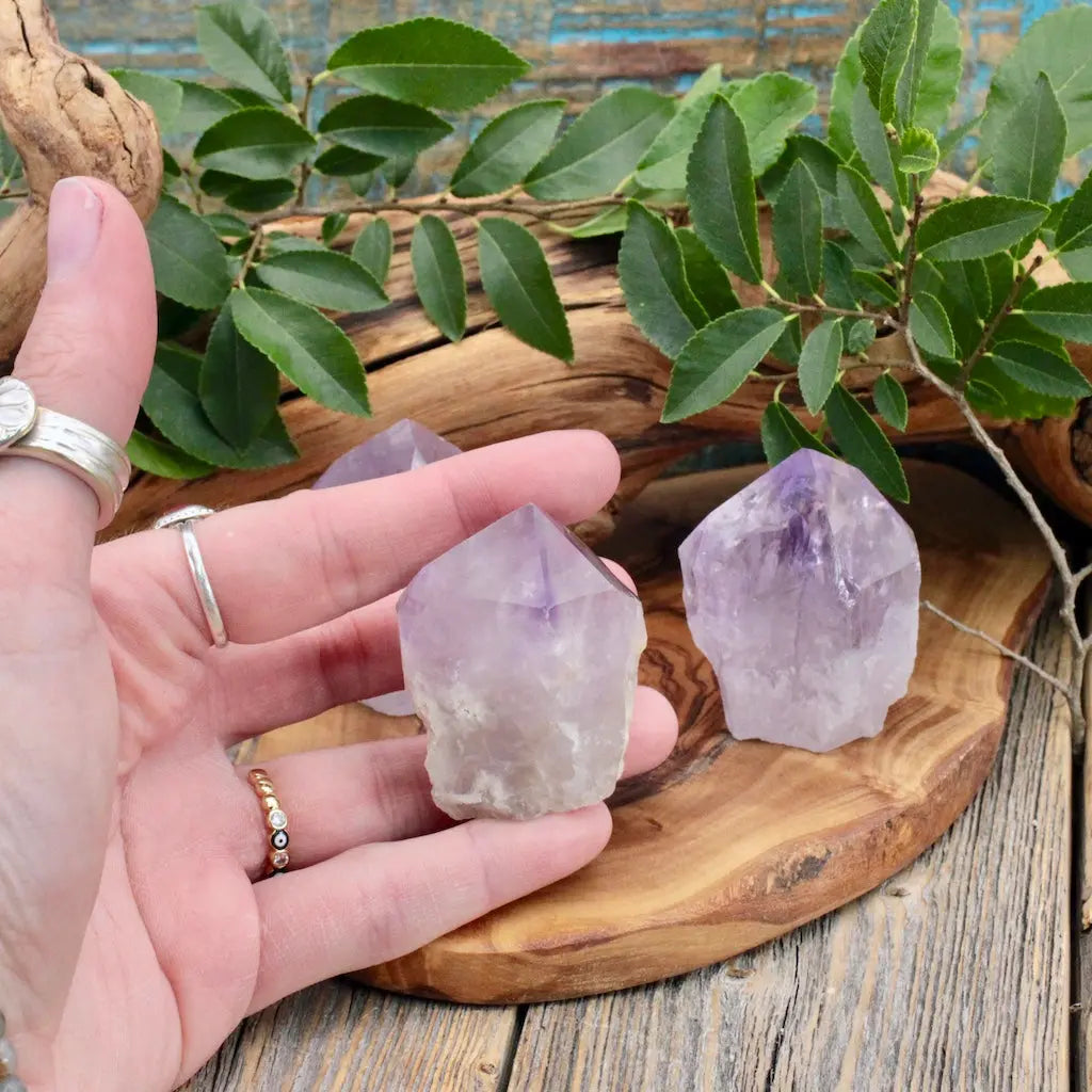 Amethyst Power Point Mini hand